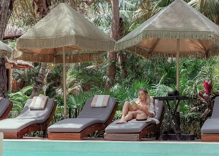 Prana Boutique 4*
