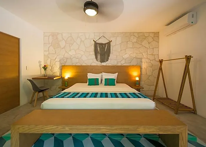 Prana Boutique 4*
