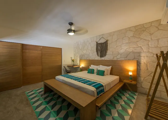 Prana Boutique 4*